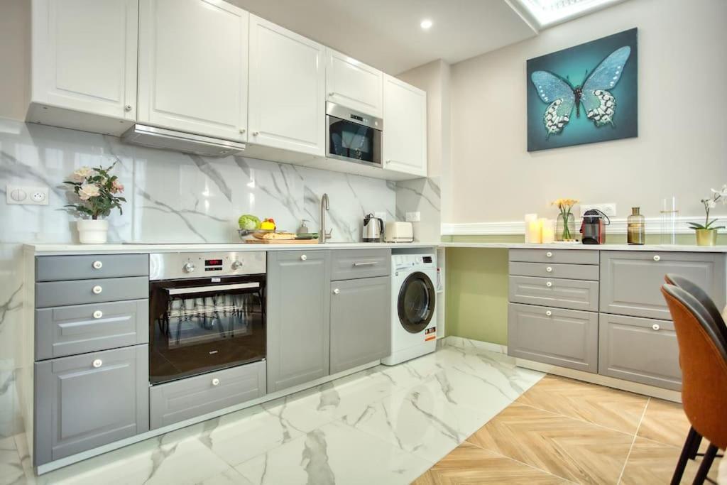 Charming Apart New 2 Bedrooms With Aircon Paris Exterior photo